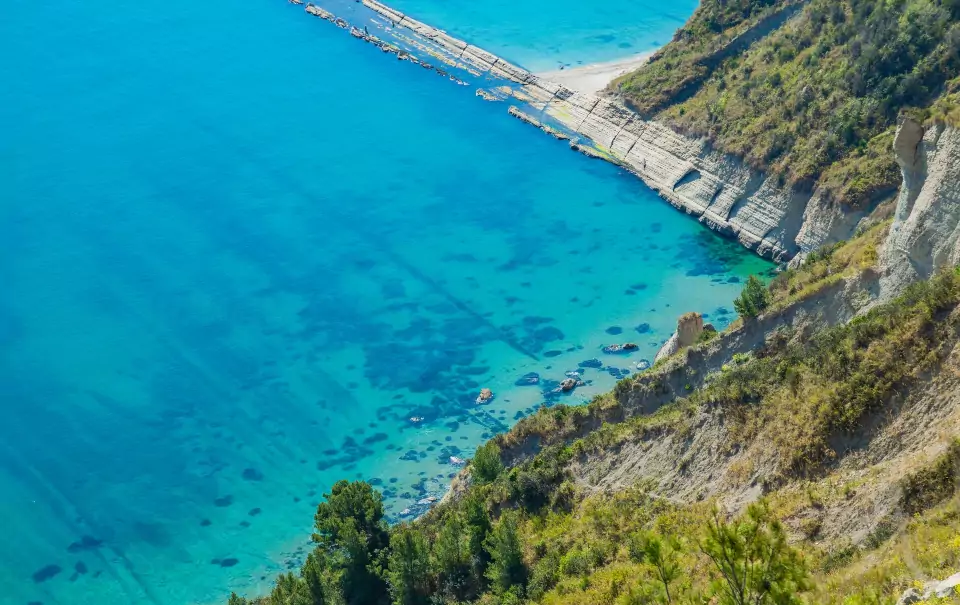 spiaggia-del-trave-ancona-conero